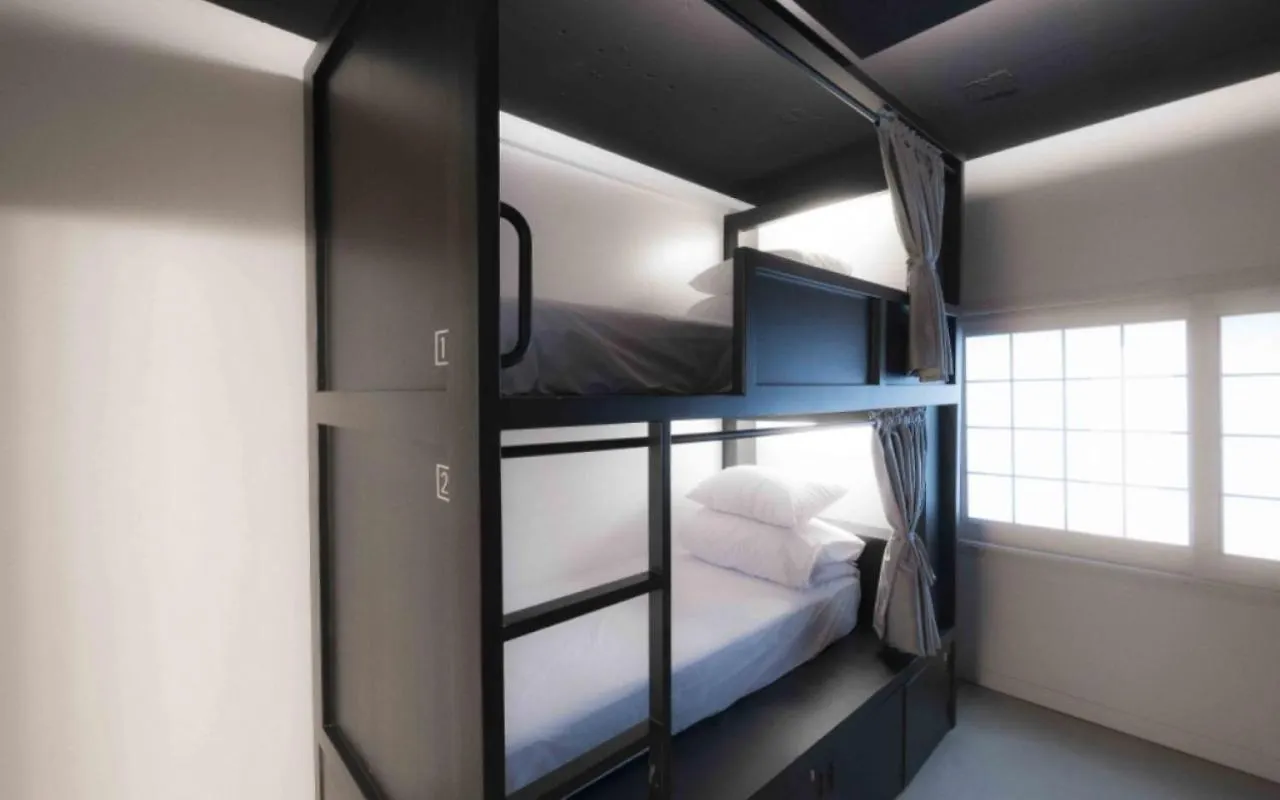 אכסניה בוסאן Canvas Black Guesthouse קוריאה הדרומית