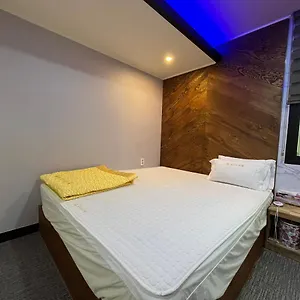  Hotel Maldives &
